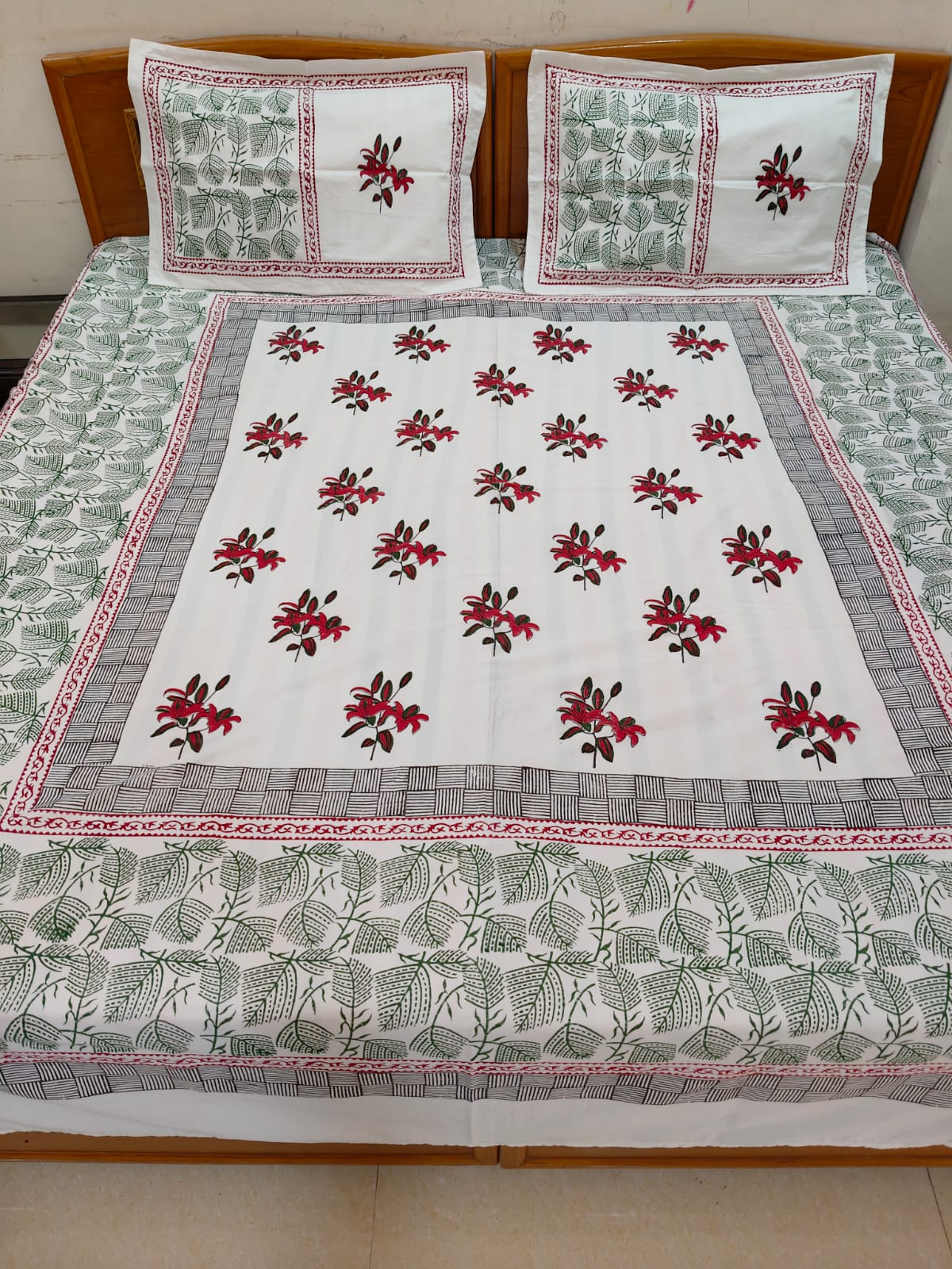 Rajkumud – Hand Block Printed Double Bedsheet Set