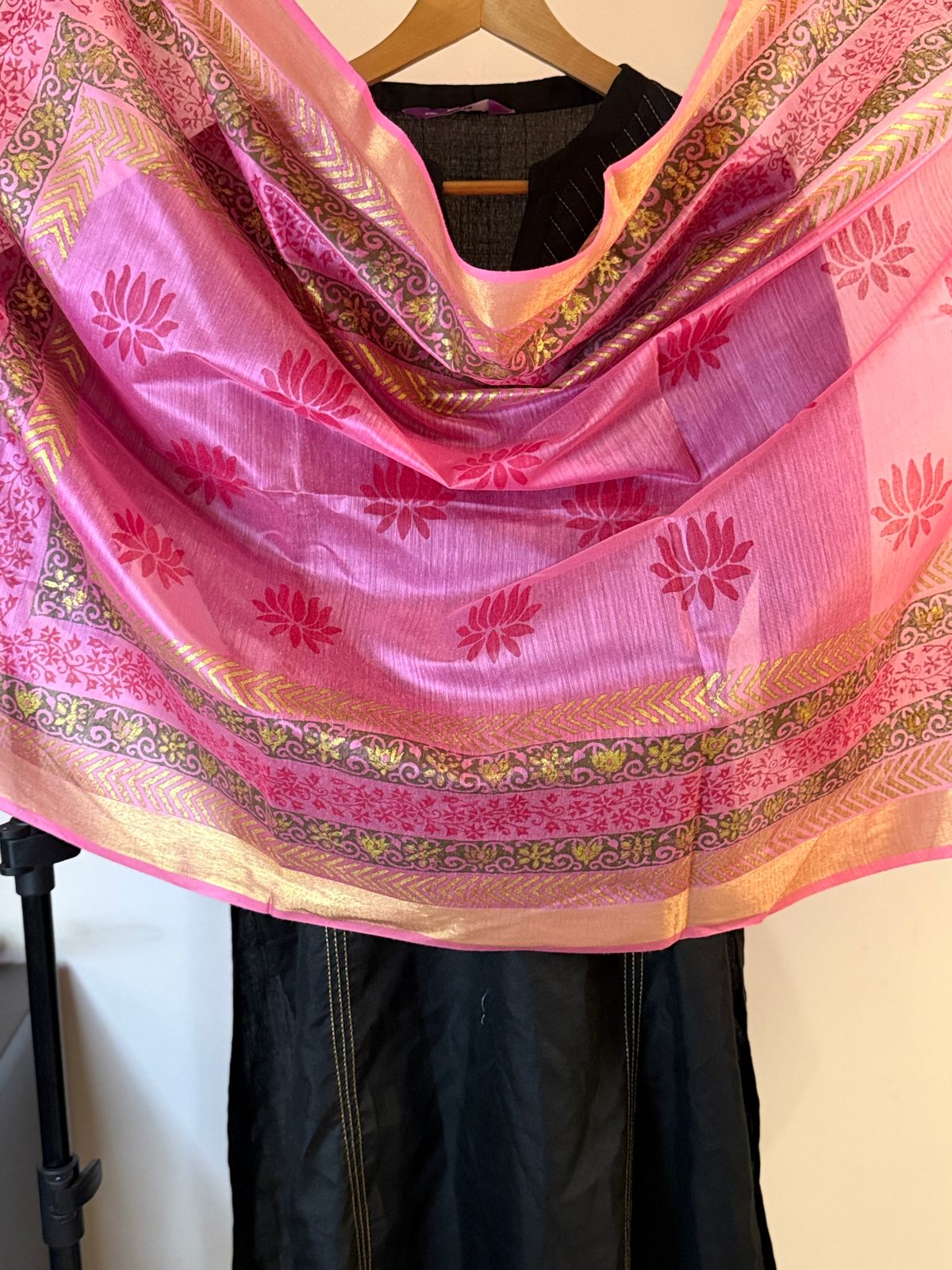 Padma – Pink Floral Chanderi Silk Dupatta